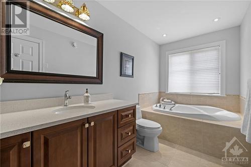 226 Horseshoe Crescent, Ottawa, ON - Indoor Photo Showing Bathroom