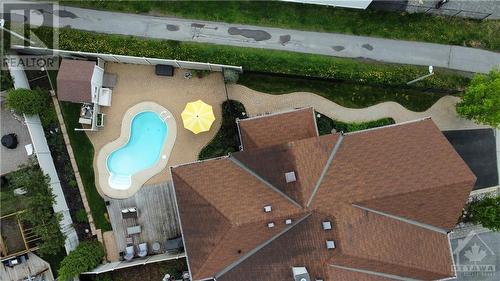 226 Horseshoe Crescent, Ottawa, ON - Outdoor With In Ground Pool
