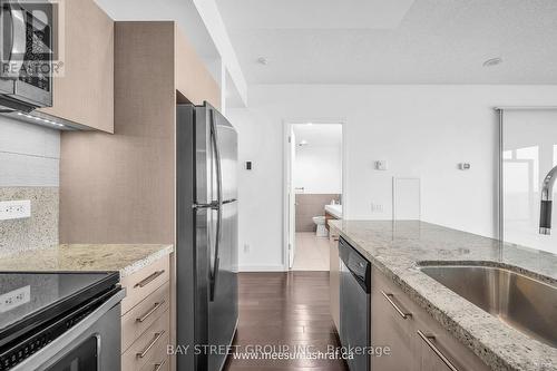 2504 - 70 Distillery Lane, Toronto, ON - Indoor Photo Showing Kitchen With Upgraded Kitchen