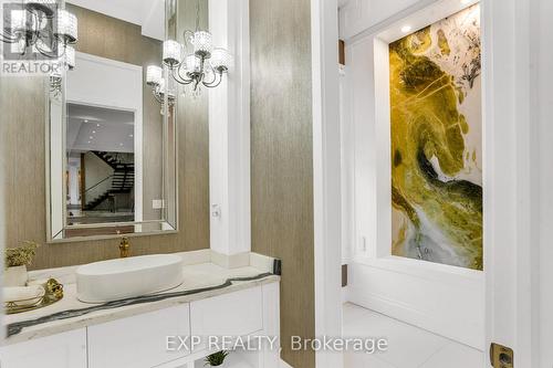 15 Glenview Heights Lane, King, ON - Indoor Photo Showing Bathroom