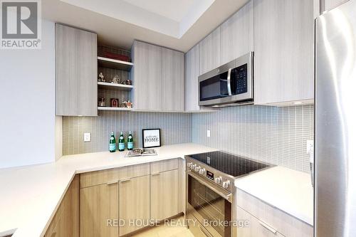 3505 - 33 Shore Breeze Drive, Toronto, ON - Indoor Photo Showing Kitchen With Upgraded Kitchen