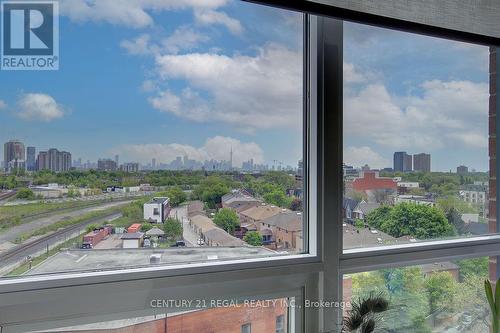 810 - 61 Heintzman Street, Toronto, ON -  With View