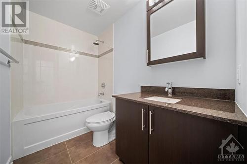 40 Nepean Street Unit#1807, Ottawa, ON - Indoor Photo Showing Bathroom