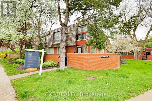 Th4 - 34 Yorkminster Road, Toronto, ON - Outdoor