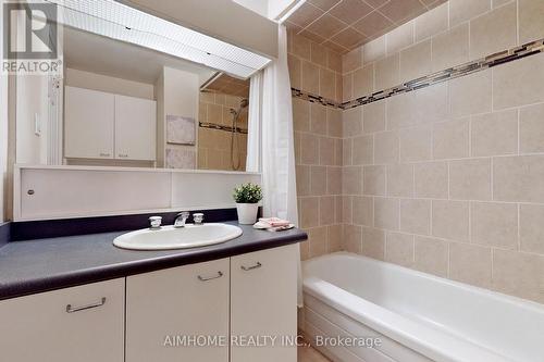 3 Rusty Crestway Way, Toronto, ON - Indoor Photo Showing Bathroom