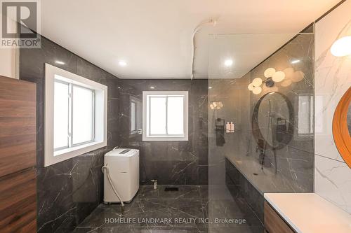 48 Hollywood Hill Circle, Vaughan, ON - Indoor Photo Showing Bathroom