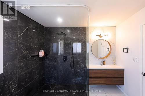 48 Hollywood Hill Circle, Vaughan, ON - Indoor Photo Showing Bathroom