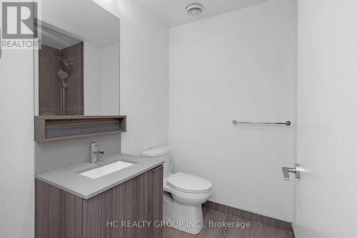 5607 - 898 Portage Parkway, Vaughan, ON - Indoor Photo Showing Bathroom