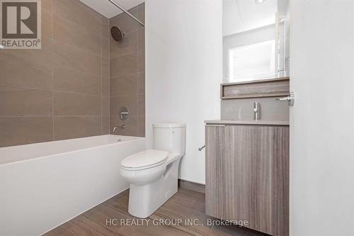 5607 - 898 Portage Parkway, Vaughan, ON - Indoor Photo Showing Bathroom