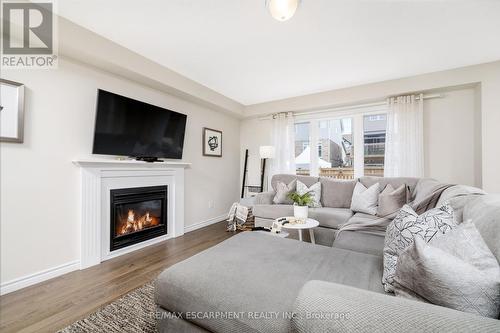 109 Gagnon Place, Guelph/Eramosa, ON - Indoor Photo Showing Living Room With Fireplace
