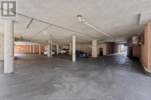 515 Riverside Drive West Unit# 1607, Windsor, ON - Indoor Photo Showing Garage