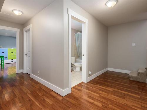 9516 Doyle Rd, Black Creek, BC - Indoor Photo Showing Other Room