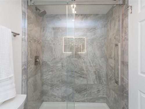 807-225 Belleville St, Victoria, BC - Indoor Photo Showing Bathroom