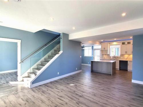 105 Despard Ave, Parksville, BC - Indoor Photo Showing Kitchen