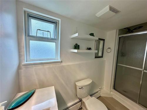 112-3040 Pine St, Chemainus, BC - Indoor Photo Showing Bathroom