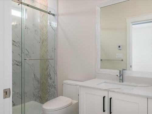 207 Dunbar Way, Parksville, BC - Indoor Photo Showing Bathroom