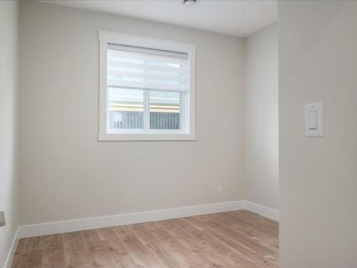 207 Dunbar Way, Parksville, BC - Indoor Photo Showing Other Room