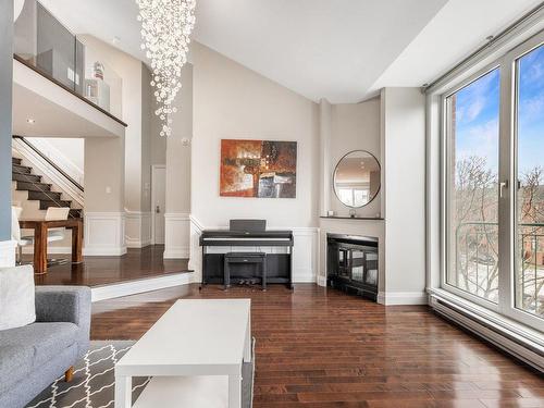 Salon - 257 Rue De La Noue, Montréal (Verdun/Île-Des-Soeurs), QC - Indoor Photo Showing Living Room With Fireplace