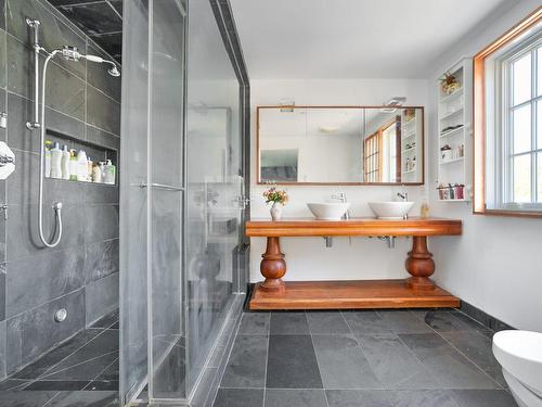 Ensuite bathroom - 27 Cours Laurier, Beaconsfield, QC - Indoor Photo Showing Bathroom