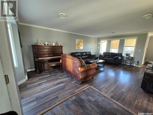 108 Lundy Place, Stoughton, SK - Indoor Photo Showing Living Room