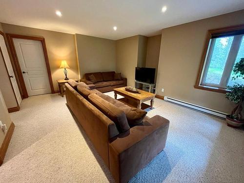 Family room - 1602 Ch. Du Golf, Mont-Tremblant, QC 