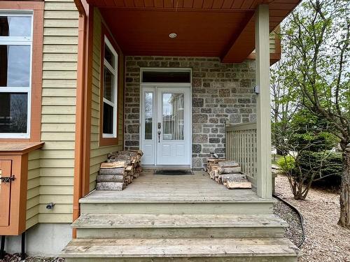 Exterior entrance - 1602 Ch. Du Golf, Mont-Tremblant, QC 