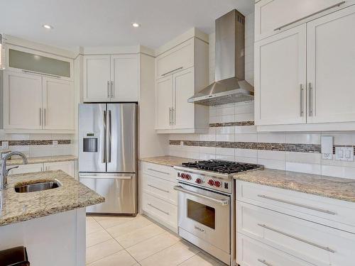 Kitchen - 115 Rue De La Terre-De-Feu, La Prairie, QC - Indoor Photo Showing Kitchen With Upgraded Kitchen