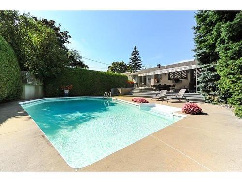 Jardin - 2860 Rue Du Pic, Laval (Duvernay), QC - Outdoor With In Ground Pool With Backyard