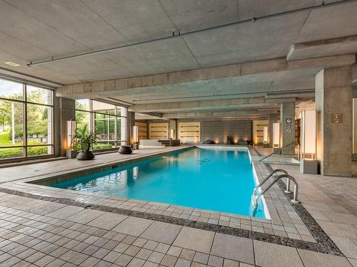 Piscine - 606-200 Av. Des Sommets, Montréal (Verdun/Île-Des-Soeurs), QC - Indoor Photo Showing Other Room With In Ground Pool