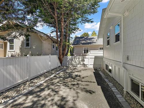 3192 Fifth St, Victoria, BC - Outdoor With Exterior