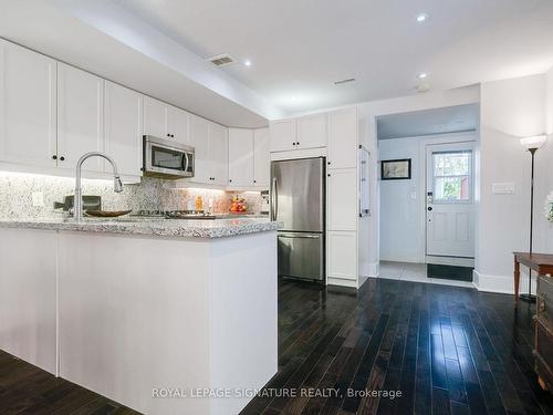 81 1/2 Boultbee Ave, Toronto, ON - Indoor Photo Showing Kitchen With Upgraded Kitchen