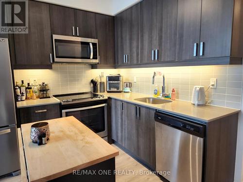 3216 - 7895 Jane Street, Vaughan, ON - Indoor Photo Showing Kitchen With Upgraded Kitchen