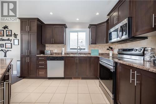1020 Beatty Crescent, Deep River, ON - Indoor Photo Showing Kitchen