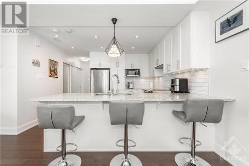 204 Mullin Private Unit#2, Ottawa, ON - Indoor Photo Showing Kitchen With Upgraded Kitchen