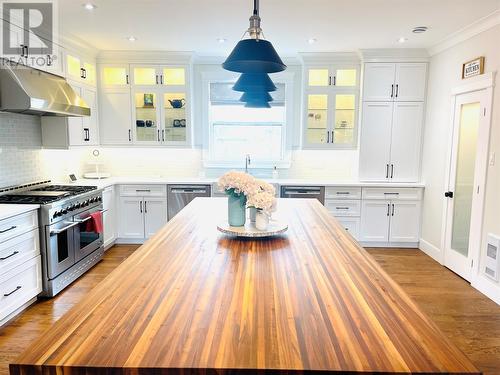 30 Edgewater Lane, Torbay, NL - Indoor Photo Showing Kitchen With Upgraded Kitchen