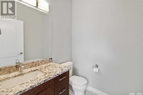 738 4Th Street, Saskatoon, SK - Indoor Photo Showing Bathroom