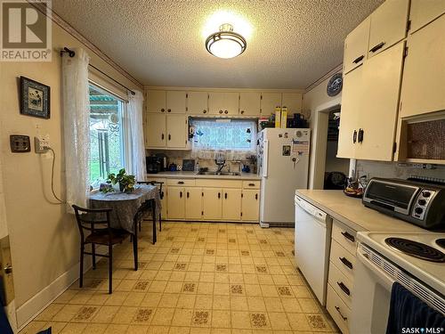 236 3Rd Avenue N, Kamsack, SK - Indoor Photo Showing Kitchen With Double Sink
