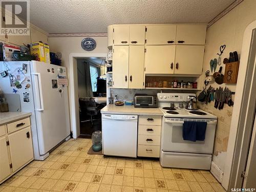 236 3Rd Avenue N, Kamsack, SK - Indoor Photo Showing Kitchen