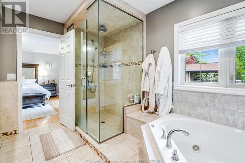 472 Chambers Drive, Lakeshore, ON - Indoor Photo Showing Bathroom