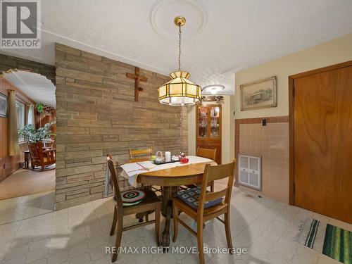 6178 Sheba Drive, Ramara, ON - Indoor Photo Showing Dining Room