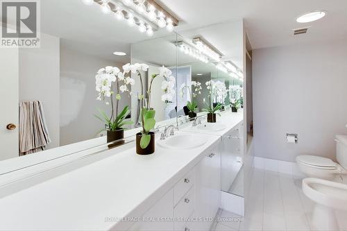 804 - 2045 Lake Shore Boulevard W, Toronto W06, ON - Indoor Photo Showing Bathroom