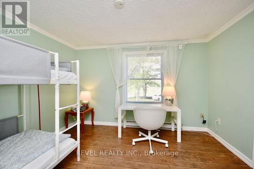 1236 Golden Beach Road, Bracebridge, ON - Indoor Photo Showing Bedroom