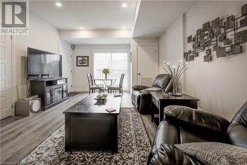 600 Victoria Street S Unit# 9, Kitchener, ON - Indoor Photo Showing Living Room