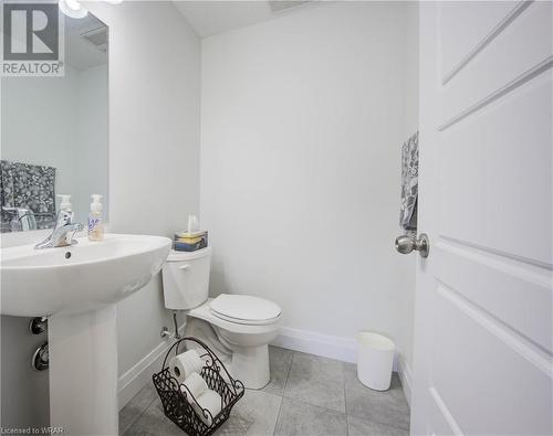 600 Victoria Street S Unit# 9, Kitchener, ON - Indoor Photo Showing Bathroom