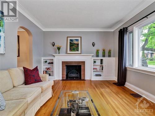 614 Melbourne Avenue, Ottawa, ON - Indoor Photo Showing Living Room With Fireplace