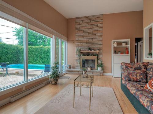 Living room - 12 Rue Nelson, Gatineau (Aylmer), QC - Indoor Photo Showing Living Room With Fireplace