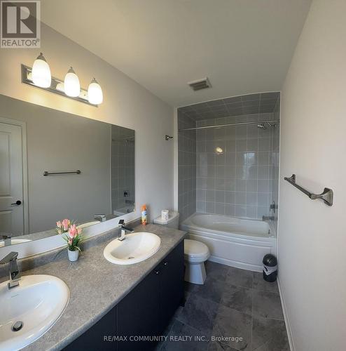 6 Higbee Lane, Clarington, ON - Indoor Photo Showing Bathroom