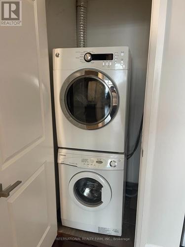 2815 - 7171 Yonge Street, Markham, ON - Indoor Photo Showing Laundry Room
