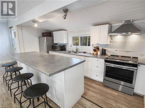 333 Bay Street, Oliphant, ON - Indoor Photo Showing Kitchen With Double Sink