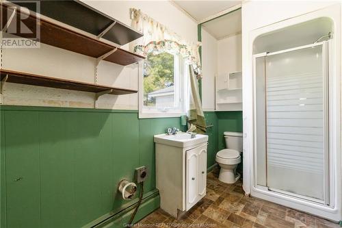 209 Henri, Memramcook, NB - Indoor Photo Showing Bathroom